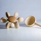 Badelegetøj fra Mushie – vandhjul til sanseleg i badet