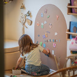 AYAVA magnettavle til børn – kreativ leg direkte på væggen