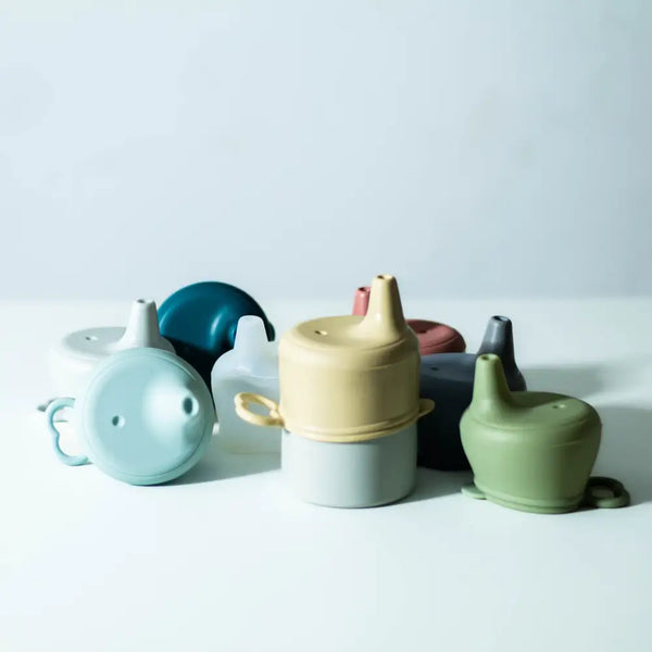 Strækbart kopdæksel – gør almindelige kopper spildsikre