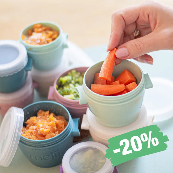 Flerfarvede babymadsbeholdere – hægtes sammen vandret for nem opbevaring